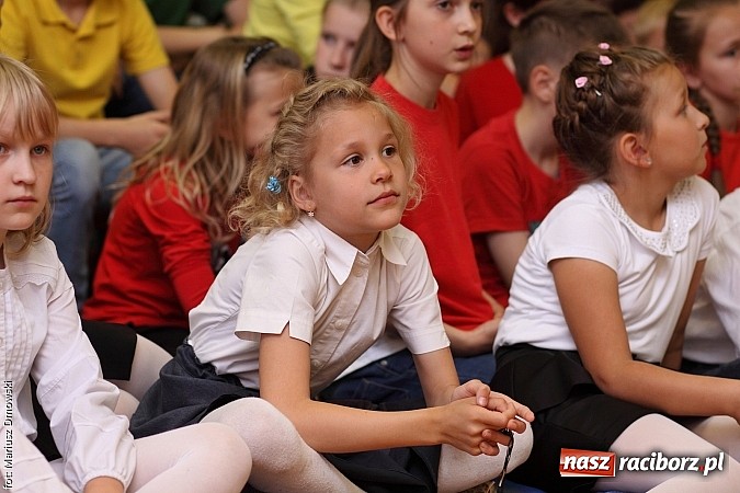 Zdjęcie w galerii na portalu naszraciborz.pl: Nie ma mniej lub bardziej ważnej kulturowości – Dzień Różnorodności Kulturowej w SP 5  wiadomości z regionu