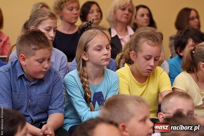 Zdjęcie w galerii na portalu naszraciborz.pl: Nie ma mniej lub bardziej ważnej kulturowości – Dzień Różnorodności Kulturowej w SP 5  wiadomości z regionu