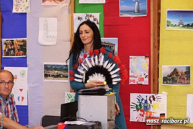 Zdjęcie w galerii na portalu naszraciborz.pl: Nie ma mniej lub bardziej ważnej kulturowości – Dzień Różnorodności Kulturowej w SP 5  wiadomości z regionu