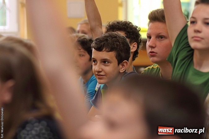 Zdjęcie w galerii na portalu naszraciborz.pl: Nie ma mniej lub bardziej ważnej kulturowości – Dzień Różnorodności Kulturowej w SP 5  wiadomości z regionu