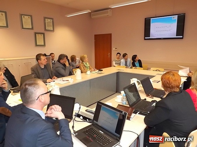 Zdjęcie w galerii na portalu naszraciborz.pl: O reorganizacji szkół i przebudowie placówek wiadomości z regionu