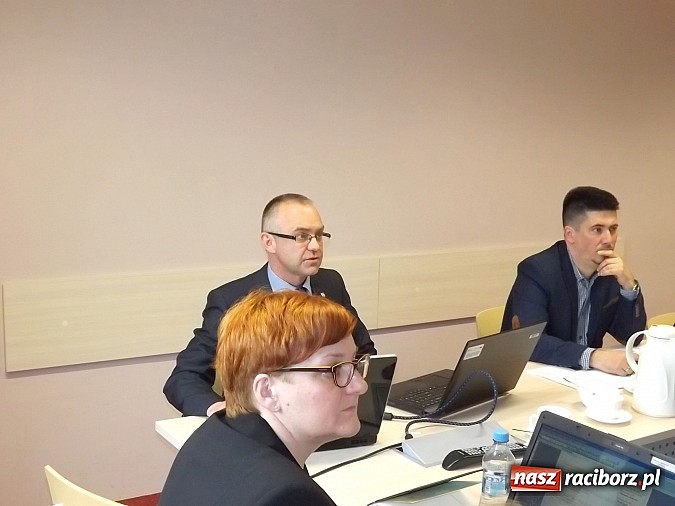 Zdjęcie w galerii na portalu naszraciborz.pl: O reorganizacji szkół i przebudowie placówek wiadomości z regionu