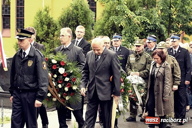Zdjęcie w galerii na portalu naszraciborz.pl: Na cmentarzu Jeruzalem pożegnano Jana Osuchowskiego  wiadomości z regionu