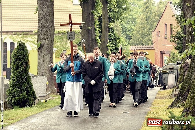 Zdjęcie w galerii na portalu naszraciborz.pl: Na cmentarzu Jeruzalem pożegnano Jana Osuchowskiego  wiadomości z regionu