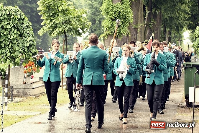 Zdjęcie w galerii na portalu naszraciborz.pl: Na cmentarzu Jeruzalem pożegnano Jana Osuchowskiego  wiadomości z regionu