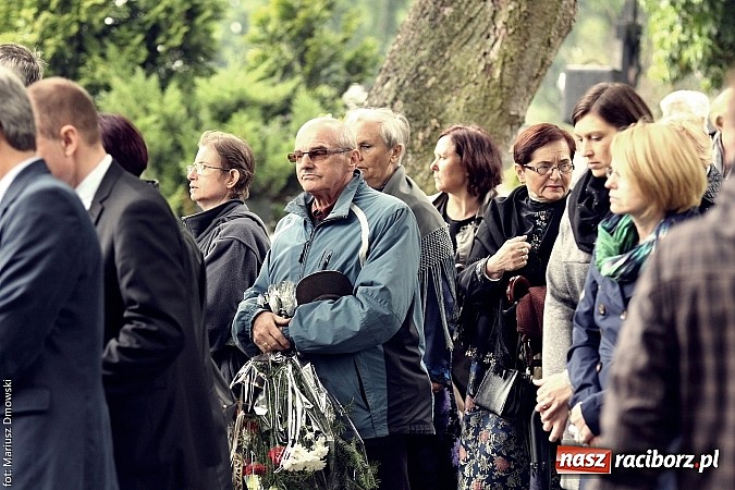 Zdjęcie w galerii na portalu naszraciborz.pl: Na cmentarzu Jeruzalem pożegnano Jana Osuchowskiego  wiadomości z regionu