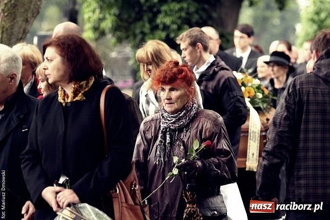 Zdjęcie w galerii na portalu naszraciborz.pl: Na cmentarzu Jeruzalem pożegnano Jana Osuchowskiego  wiadomości z regionu