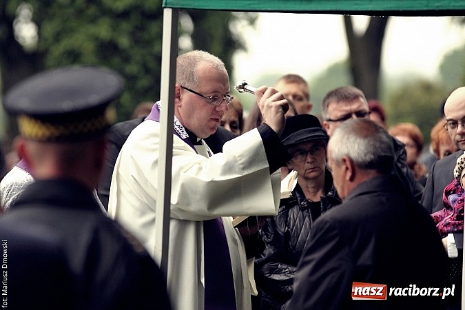 Zdjęcie w galerii na portalu naszraciborz.pl: Na cmentarzu Jeruzalem pożegnano Jana Osuchowskiego  wiadomości z regionu