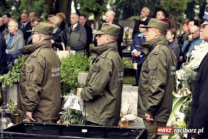 Zdjęcie w galerii na portalu naszraciborz.pl: Na cmentarzu Jeruzalem pożegnano Jana Osuchowskiego  wiadomości z regionu