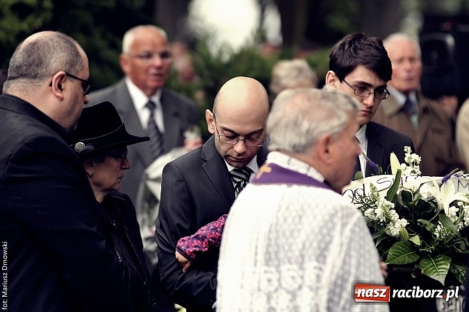 Zdjęcie w galerii na portalu naszraciborz.pl: Na cmentarzu Jeruzalem pożegnano Jana Osuchowskiego  wiadomości z regionu