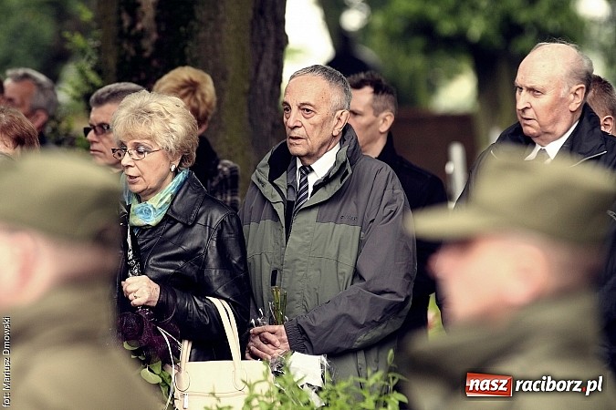Zdjęcie w galerii na portalu naszraciborz.pl: Na cmentarzu Jeruzalem pożegnano Jana Osuchowskiego  wiadomości z regionu
