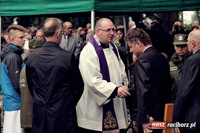Zdjęcie w galerii na portalu naszraciborz.pl: Na cmentarzu Jeruzalem pożegnano Jana Osuchowskiego  wiadomości z regionu