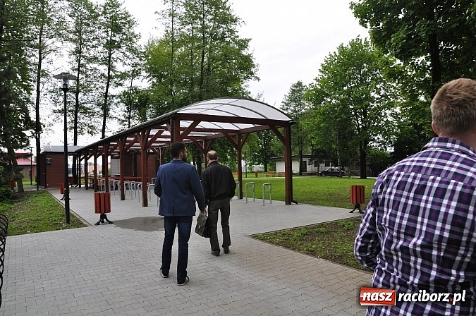 Zdjęcie w galerii na portalu naszraciborz.pl: Radni zwiedzili kemping na Oborze. Anna Ronin: Nie chcę być upierdliwa, ale po co nam to? wiadomości z regionu