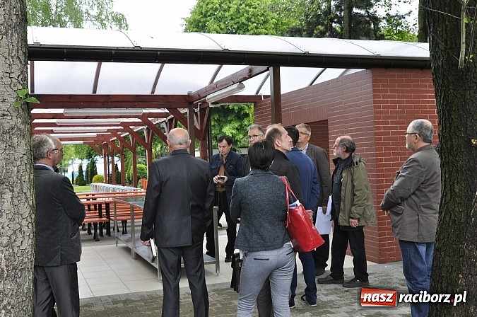 Zdjęcie w galerii na portalu naszraciborz.pl: Radni zwiedzili kemping na Oborze. Anna Ronin: Nie chcę być upierdliwa, ale po co nam to? wiadomości z regionu