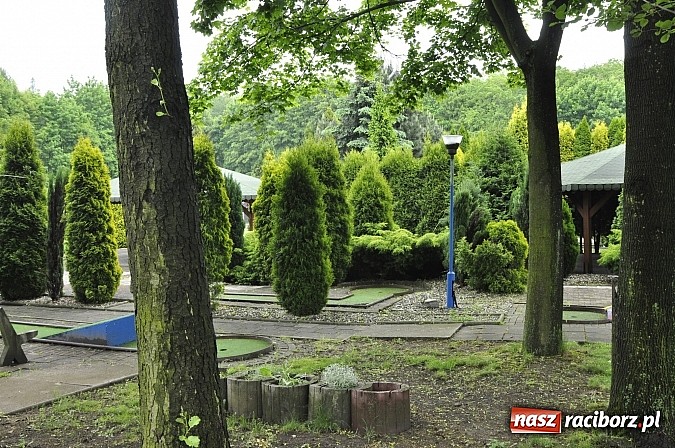 Zdjęcie w galerii na portalu naszraciborz.pl: Radni zwiedzili kemping na Oborze. Anna Ronin: Nie chcę być upierdliwa, ale po co nam to? wiadomości z regionu