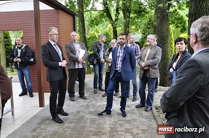 Zdjęcie w galerii na portalu naszraciborz.pl: Radni zwiedzili kemping na Oborze. Anna Ronin: Nie chcę być upierdliwa, ale po co nam to? wiadomości z regionu