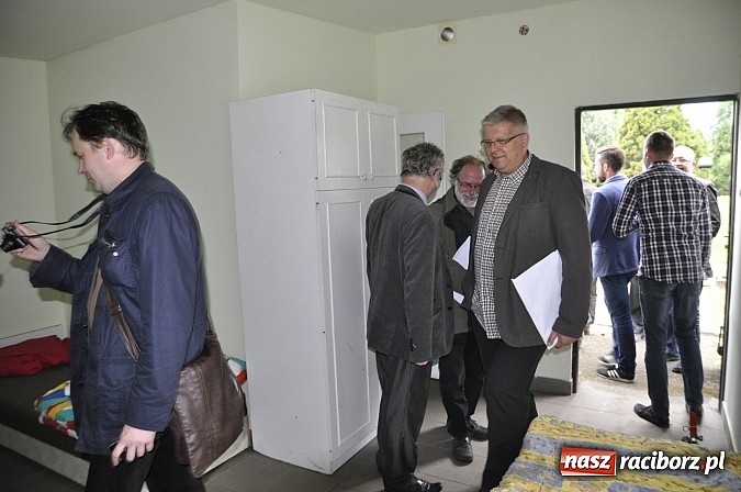 Zdjęcie w galerii na portalu naszraciborz.pl: Radni zwiedzili kemping na Oborze. Anna Ronin: Nie chcę być upierdliwa, ale po co nam to? wiadomości z regionu