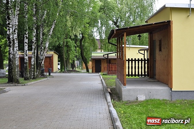 Zdjęcie w galerii na portalu naszraciborz.pl: Radni zwiedzili kemping na Oborze. Anna Ronin: Nie chcę być upierdliwa, ale po co nam to? wiadomości z regionu