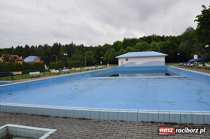 Zdjęcie w galerii na portalu naszraciborz.pl: Radni zwiedzili kemping na Oborze. Anna Ronin: Nie chcę być upierdliwa, ale po co nam to? wiadomości z regionu