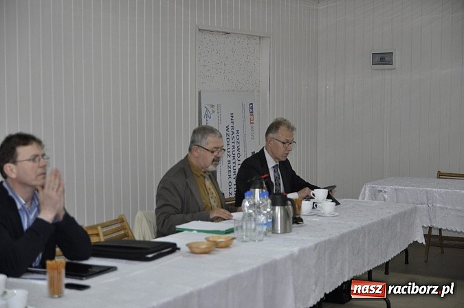 Zdjęcie w galerii na portalu naszraciborz.pl: Radni zwiedzili kemping na Oborze. Anna Ronin: Nie chcę być upierdliwa, ale po co nam to? wiadomości z regionu