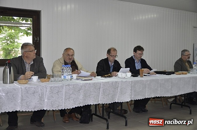 Zdjęcie w galerii na portalu naszraciborz.pl: Radni zwiedzili kemping na Oborze. Anna Ronin: Nie chcę być upierdliwa, ale po co nam to? wiadomości z regionu