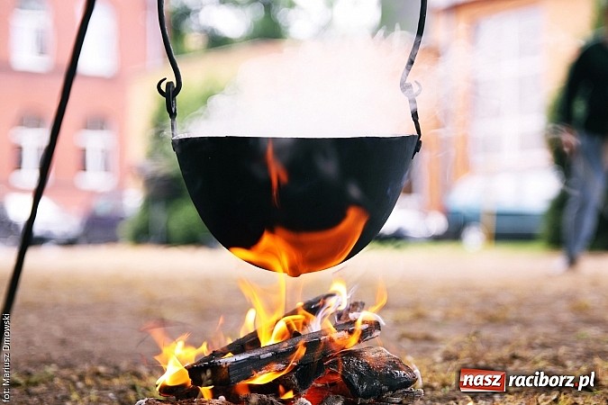 Zdjęcie w galerii na portalu naszraciborz.pl: Warsztaty, ćwiczenia chemiczne, pokazy fizyczne, gry... Czyli Festiwal Nauki i Techniki w Gimnazjum nr 5  wiadomości z regionu