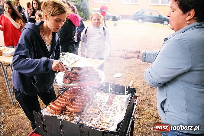 Zdjęcie w galerii na portalu naszraciborz.pl: Warsztaty, ćwiczenia chemiczne, pokazy fizyczne, gry... Czyli Festiwal Nauki i Techniki w Gimnazjum nr 5  wiadomości z regionu