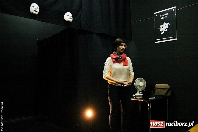 Zdjęcie w galerii na portalu naszraciborz.pl: Warsztaty, ćwiczenia chemiczne, pokazy fizyczne, gry... Czyli Festiwal Nauki i Techniki w Gimnazjum nr 5  wiadomości z regionu