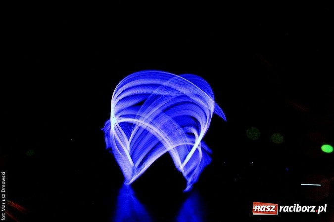 Zdjęcie w galerii na portalu naszraciborz.pl: Warsztaty, ćwiczenia chemiczne, pokazy fizyczne, gry... Czyli Festiwal Nauki i Techniki w Gimnazjum nr 5  wiadomości z regionu