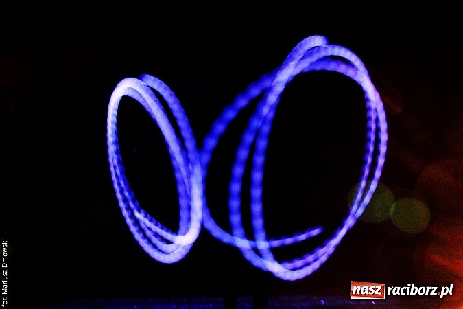 Zdjęcie w galerii na portalu naszraciborz.pl: Warsztaty, ćwiczenia chemiczne, pokazy fizyczne, gry... Czyli Festiwal Nauki i Techniki w Gimnazjum nr 5  wiadomości z regionu