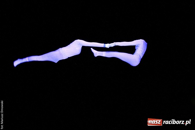 Zdjęcie w galerii na portalu naszraciborz.pl: Warsztaty, ćwiczenia chemiczne, pokazy fizyczne, gry... Czyli Festiwal Nauki i Techniki w Gimnazjum nr 5  wiadomości z regionu