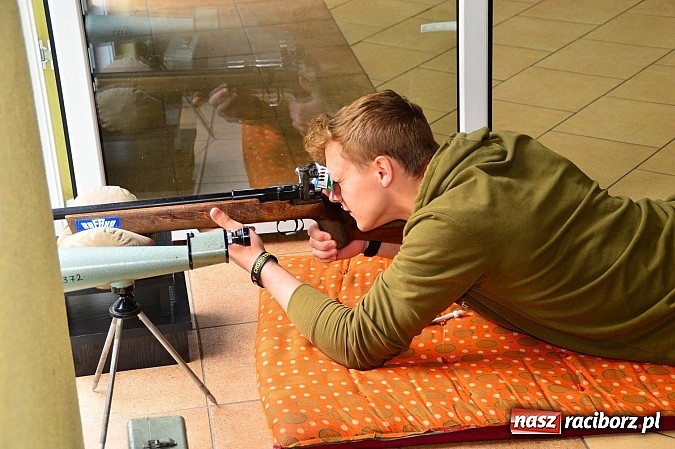 Zdjęcie w galerii na portalu naszraciborz.pl: Uczniowie z II LO strzelają najlepiej! wiadomości z regionu