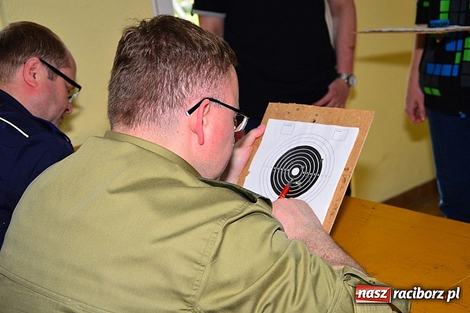 Zdjęcie w galerii na portalu naszraciborz.pl: Uczniowie z II LO strzelają najlepiej! wiadomości z regionu