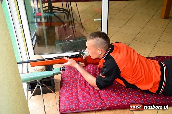 Zdjęcie w galerii na portalu naszraciborz.pl: Uczniowie z II LO strzelają najlepiej! wiadomości z regionu