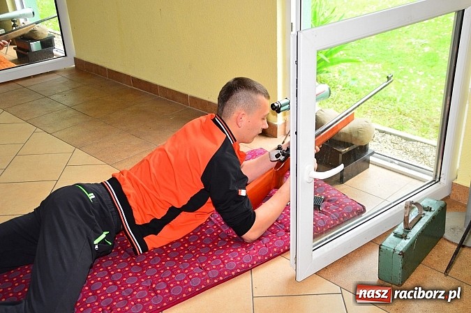 Zdjęcie w galerii na portalu naszraciborz.pl: Uczniowie z II LO strzelają najlepiej! wiadomości z regionu