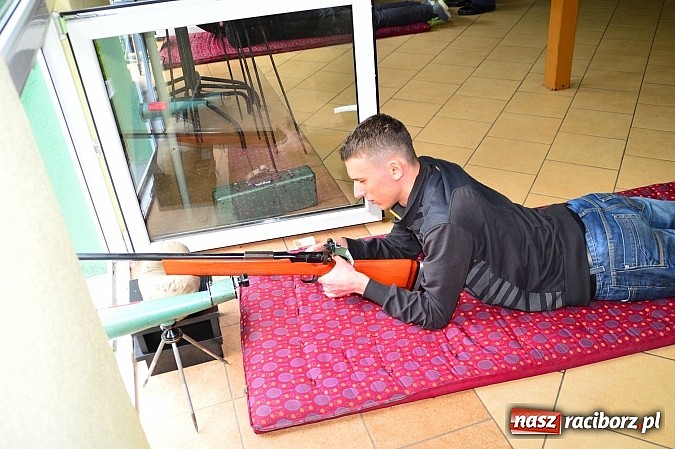 Zdjęcie w galerii na portalu naszraciborz.pl: Uczniowie z II LO strzelają najlepiej! wiadomości z regionu