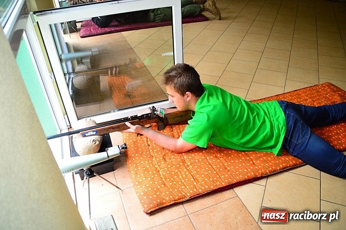 Zdjęcie w galerii na portalu naszraciborz.pl: Uczniowie z II LO strzelają najlepiej! wiadomości z regionu