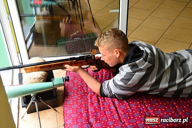 Zdjęcie w galerii na portalu naszraciborz.pl: Uczniowie z II LO strzelają najlepiej! wiadomości z regionu