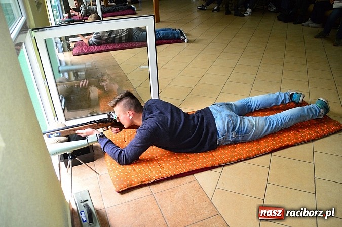 Zdjęcie w galerii na portalu naszraciborz.pl: Uczniowie z II LO strzelają najlepiej! wiadomości z regionu