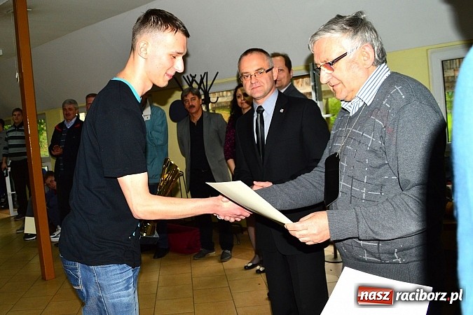 Zdjęcie w galerii na portalu naszraciborz.pl: Uczniowie z II LO strzelają najlepiej! wiadomości z regionu