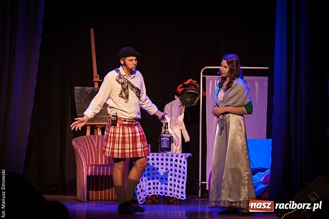 Zdjęcie w galerii na portalu naszraciborz.pl: Szkocka intryga - premiera nowej komedii na deskach Młodzieżowego Domu Kultury wiadomości z regionu