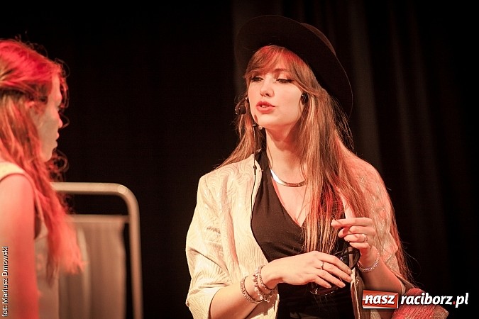 Zdjęcie w galerii na portalu naszraciborz.pl: Szkocka intryga - premiera nowej komedii na deskach Młodzieżowego Domu Kultury wiadomości z regionu