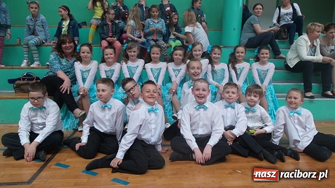 Zdjęcie w galerii na portalu naszraciborz.pl: Wyróżnienie dla tancerzy z Kuźni Raciborskiej w Gliwicach wiadomości z regionu