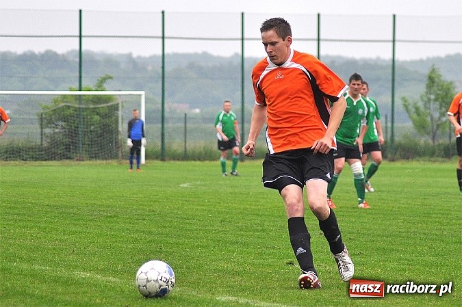 Zdjęcie w galerii na portalu naszraciborz.pl: Wicher z Płoni rozbił rezerwy Tworkowa wiadomości z regionu