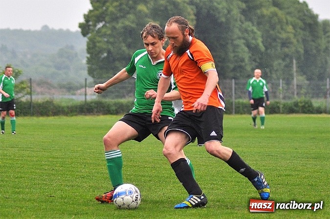 Zdjęcie w galerii na portalu naszraciborz.pl: Wicher z Płoni rozbił rezerwy Tworkowa wiadomości z regionu