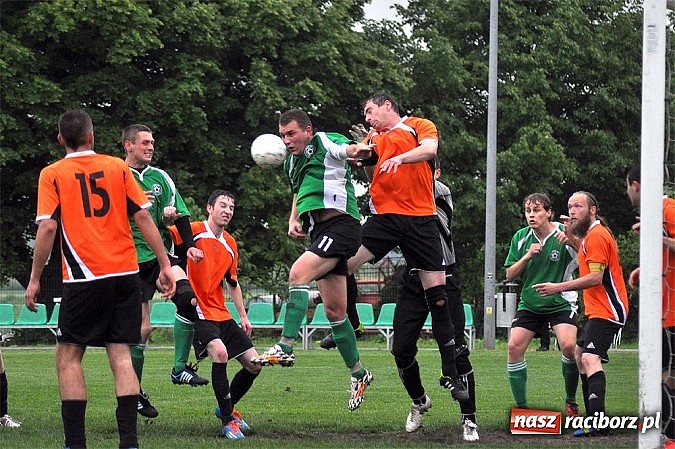 Zdjęcie w galerii na portalu naszraciborz.pl: Wicher z Płoni rozbił rezerwy Tworkowa wiadomości z regionu