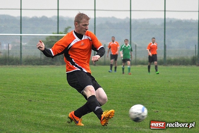 Zdjęcie w galerii na portalu naszraciborz.pl: Wicher z Płoni rozbił rezerwy Tworkowa wiadomości z regionu