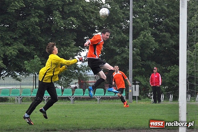 Zdjęcie w galerii na portalu naszraciborz.pl: Wicher z Płoni rozbił rezerwy Tworkowa wiadomości z regionu