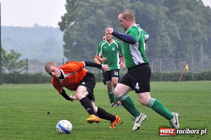 Zdjęcie w galerii na portalu naszraciborz.pl: Wicher z Płoni rozbił rezerwy Tworkowa wiadomości z regionu