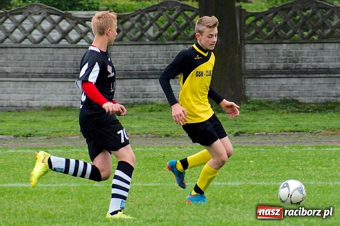 Zdjęcie w galerii na portalu naszraciborz.pl: Trampkarze Tworkowa zdeklasowali lidera z Czerwionki wiadomości z regionu